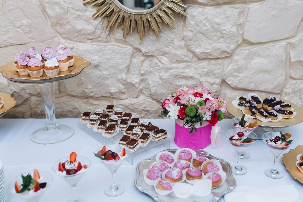 mesa de dulces para cumpleaños sencilla